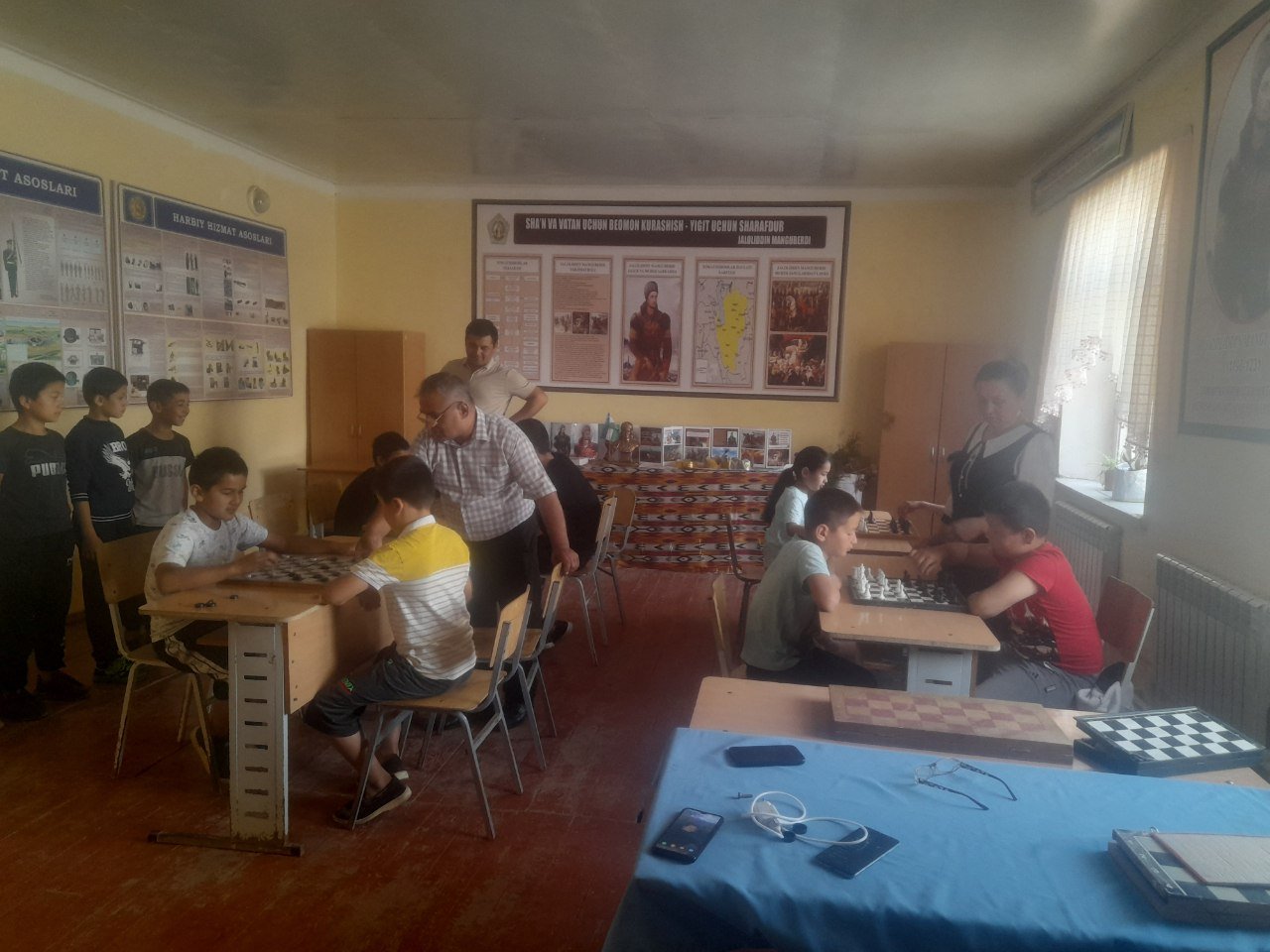 Yangiariq tumanidagi 35-son maktabda o'quvchilarni yozgi ta'til davrida bo'sh vaqtini mazmunli tashkil etish bo'yicha maktabda shaxmat-shashka turniri bo'lib o'tdi