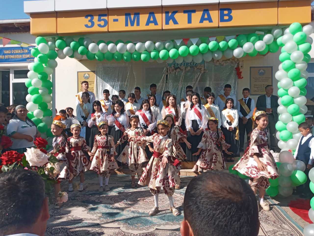 Yangiariq tumanidagi 35-makrabda o'tkazilgan "So'nggi qo'ng'iroq"tadbiridan fotolavhalar